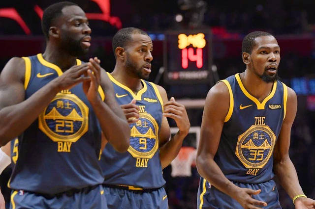 防守篮板的 防守篮板的