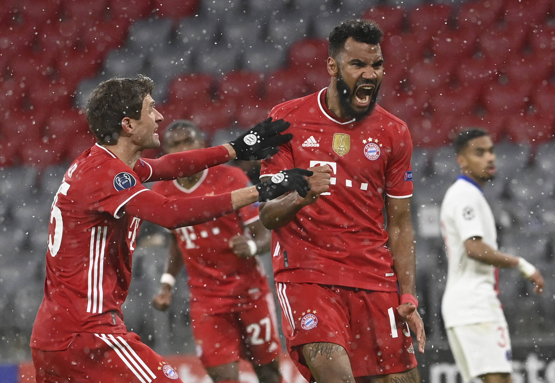 迫使防守内 迫使防守内